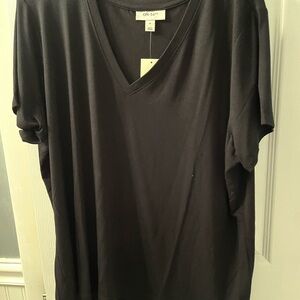 ON-34th Black V-Neck Women's Top Sz 1X